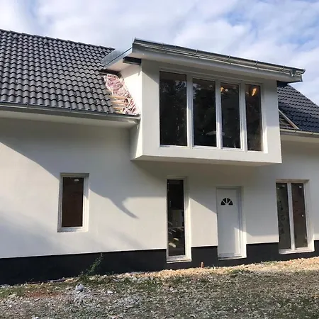 Vdv River Side House 1st Floor Modern 4 Bedroom Apartment Taplanszentkereszt
